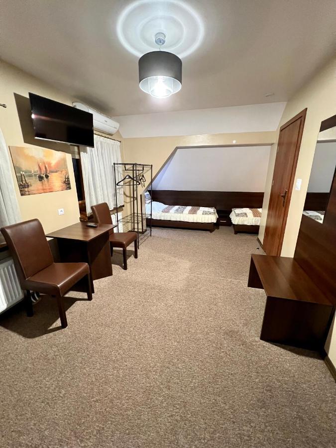 Apartamenty Ostrowiec - Pokoje Gościnne Centrum Ostrowiec Świętokrzyski Zewnętrze zdjęcie